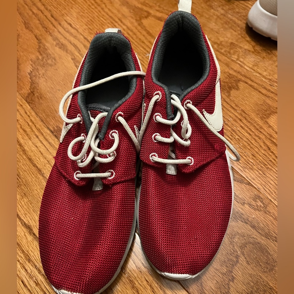 Nike Roshes 5Y